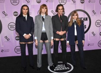 Sederet Penampilan Red Carpet Dari American Music Awards 2022