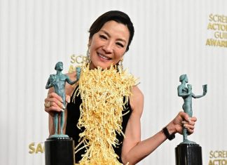 Michelle Yeoh Jadi Perempuan Asia Pertama Peraih SAG Awards 2023