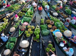 Ragam Pasar Tradisional Unik di Indonesia, Ada Pasar Terapung Hingga di Tengah Hutan Pasar Unik Indonesia