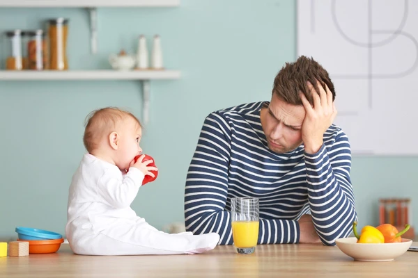 Kenali Baby Blues Pada Ayah: Mulai dari Penyebab, Gejala Hingga Cara Mengatasinya!