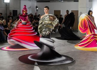7 Hal Menarik di London Fashion Week 2024