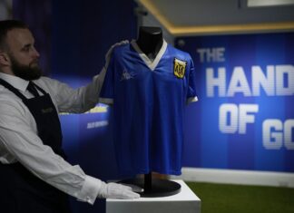 4 Jersey Bola Termahal Sepanjang Sejarah