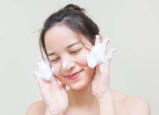 Catat! Ini 4 Tips Memilih Sabun Cuci Muka untuk Kulit Sensitif