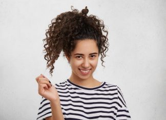 5 Bahan Alami untuk Perawatan Rambut Keriting yang Bisa Dicoba di Rumah