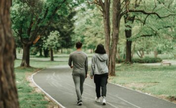 Benarkah Jalan Kaki Setelah Makan Bisa Membantu Mengontrol Gula Darah?