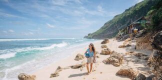 Pantai Tersembunyi di Indonesia yang Cocok untuk Healing dari Keramaian