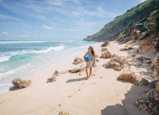 Pantai Tersembunyi di Indonesia yang Cocok untuk Healing dari Keramaian